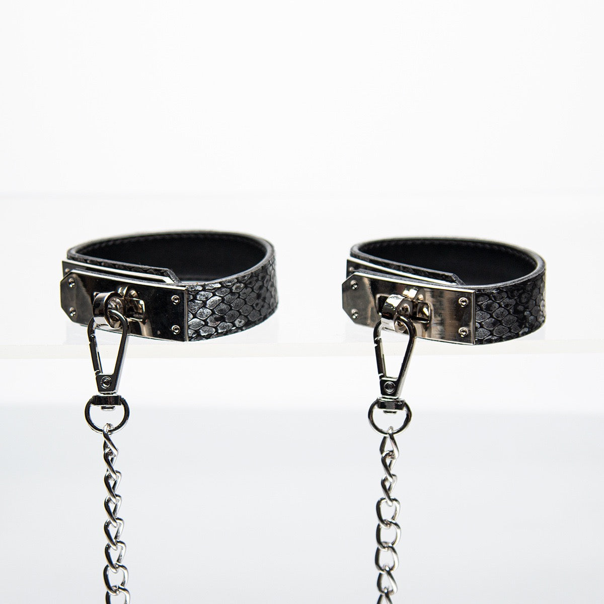 Laser PU Leather Snake Pattern Hand Cuffs Bracelet with Connect Chain Hook